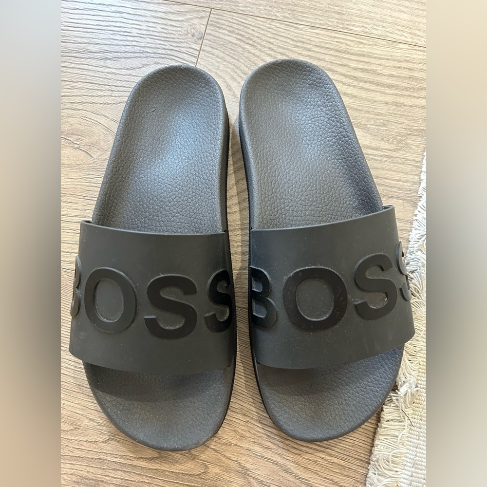 Hugo Boss - Men’s slides, size 8, like new.